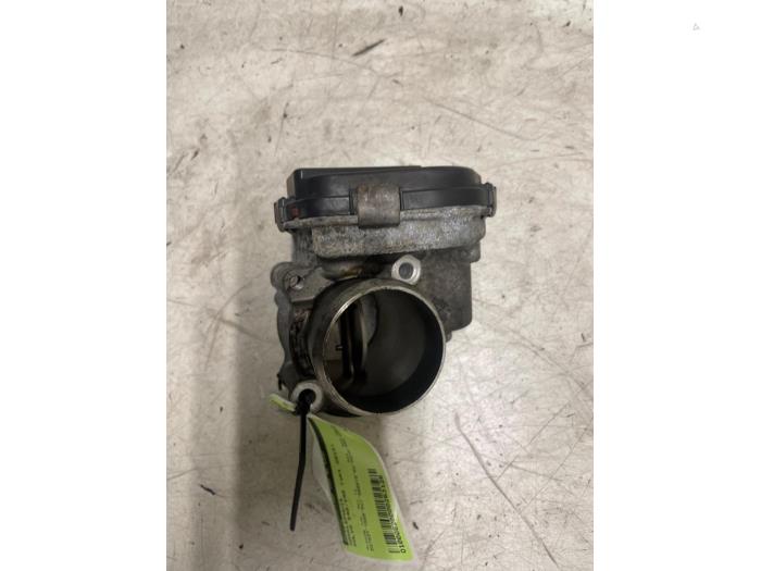 Gasklephuis van een Volvo V40 (MV) 1.6 D2 2013