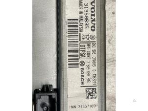 Gebruikte Display Interieur Volvo V40 (MV) 1.6 D2 Prijs € 125,00 Margeregeling aangeboden door Autodemontage van de Laar