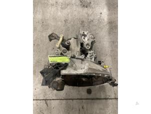 Gebruikte Versnellingsbak Peugeot 208 I (CA/CC/CK/CL) 1.2 Vti 12V PureTech 82 Prijs € 325,00 Margeregeling aangeboden door Autodemontage van de Laar