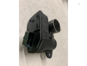 Gebruikte Gasklephuis Peugeot 208 I (CA/CC/CK/CL) 1.2 Vti 12V PureTech 82 Prijs € 50,00 Margeregeling aangeboden door Autodemontage van de Laar