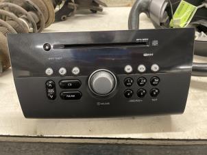 Gebruikte Radio Suzuki Swift (ZA/ZC/ZD1/2/3/9) 1.3 VVT 16V Prijs € 35,00 Margeregeling aangeboden door Autodemontage van de Laar