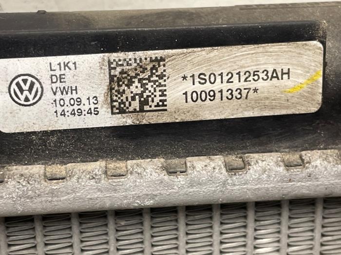 Gebruikte Radiateur Volkswagen Up! (121) 1.0 12V 75 Prijs € 50,00 Margeregeling aangeboden door Autodemontage van de Laar