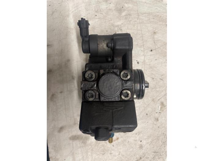 Dieselpomp van een Opel Corsa D 1.3 CDTi 16V ecoFLEX 2010