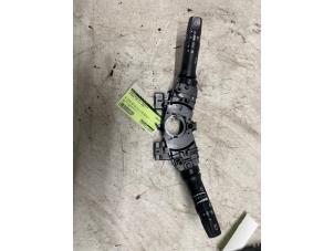 Gebruikte Licht + Raw Schakelaar Hyundai i20 1.2i 16V Prijs € 40,00 Margeregeling aangeboden door Autodemontage van de Laar