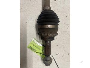 Gebruikte Aandrijfas rechts-voor Suzuki Celerio (LF) 1.0 12V Dualjet Prijs € 50,00 Margeregeling aangeboden door Autodemontage van de Laar