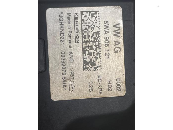Gebruikte Brandstofpomp module Volkswagen Golf VIII (CD1) 2.0 TSI R 16V 4Motion Prijs € 70,00 Margeregeling aangeboden door Autodemontage van de Laar