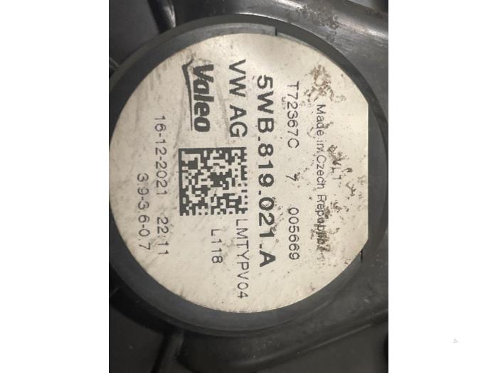 Gebruikte Blower Volkswagen Golf VIII (CD1) 2.0 TSI R 16V 4Motion Prijs € 50,00 Margeregeling aangeboden door Autodemontage van de Laar