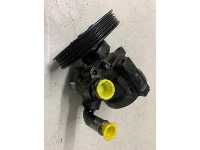Gebruikte Pomp Servo Dacia Sandero I (BS) 1.2 16V Prijs € 50,00 Margeregeling aangeboden door Autodemontage van de Laar