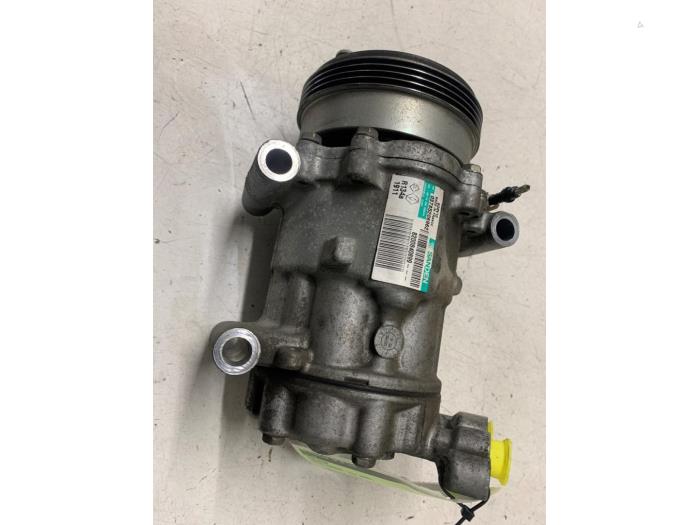 Gebruikte Aircopomp Dacia Sandero I (BS) 1.2 16V Prijs € 75,00 Margeregeling aangeboden door Autodemontage van de Laar