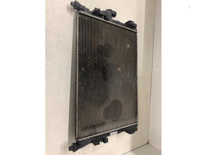 Gebruikte Radiateur Dacia Sandero I (BS) 1.2 16V Prijs € 35,00 Margeregeling aangeboden door Autodemontage van de Laar