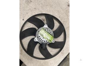 Gebruikte Koelvin Motor Citroen C4 Cactus (0B/0P) 1.2 PureTech 82 12V Prijs € 50,00 Margeregeling aangeboden door Autodemontage van de Laar