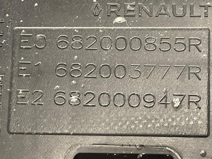 Gebruikte Dashboard Renault Master III (EV/HV/UV/VA/VB/VD/VF/VG/VJ) 2.3 dCi 165 16V FWD Prijs € 363,00 Inclusief btw aangeboden door Autodemontage van de Laar