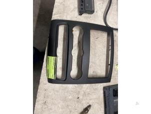 Gebruikte Dashboard sierlijst Mercedes Sprinter 3,5t (906.73) 314 CDI 16V Prijs € 25,00 Margeregeling aangeboden door Autodemontage van de Laar