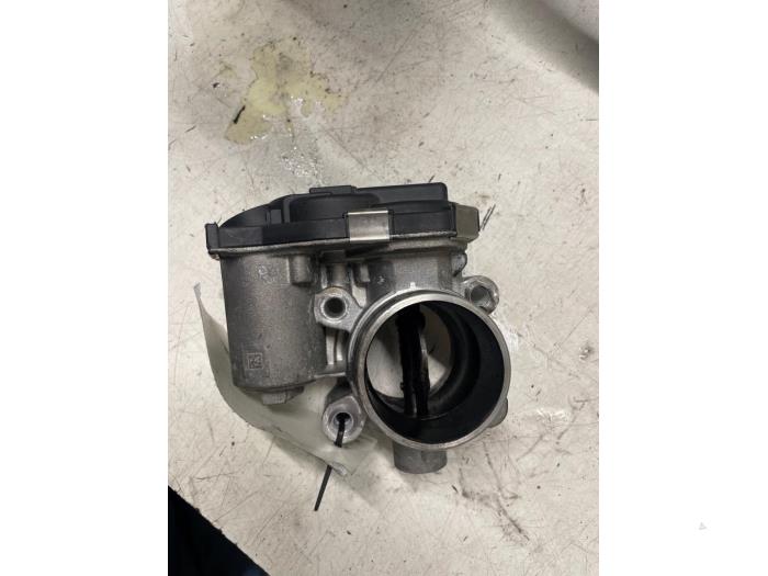 Gebruikte Gasklephuis Opel Astra Mk.7 1.6 CDTI 16V Prijs € 60,00 Margeregeling aangeboden door Autodemontage van de Laar