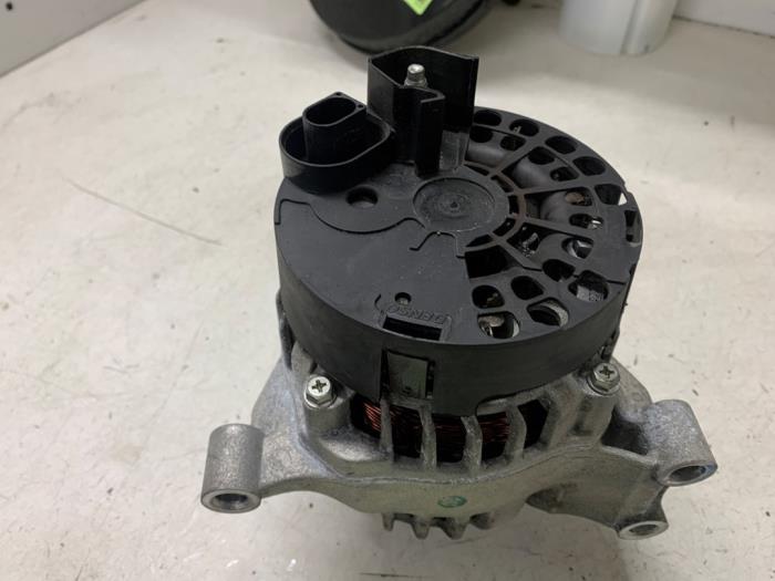 Dynamo van een Fiat 500 (312) 0.9 TwinAir 80 2018