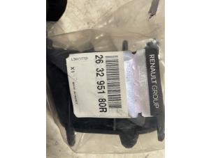 Gebruikte Steun (diversen) Renault Scenic Prijs op aanvraag aangeboden door Autodemontage van de Laar