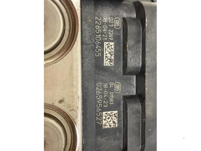 Gebruikte ABS Pomp Renault Clio IV (5R) Prijs € 75,00 Margeregeling aangeboden door Autodemontage van de Laar