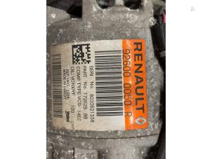 Gebruikte Pomp Airco Renault Clio IV (5R) Prijs € 200,00 Margeregeling aangeboden door Autodemontage van de Laar