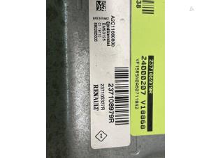 Gebruikte Computer Motormanagement Renault Clio IV (5R) Prijs € 120,00 Margeregeling aangeboden door Autodemontage van de Laar