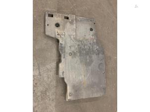 Gebruikte Bodem beschermplaat Audi A3 Sportback (8VA/8VF) 1.4 TFSI 16V e-tron Prijs op aanvraag aangeboden door Autodemontage van de Laar