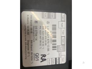 Gebruikte Comfort Module Mercedes S (W221) Prijs € 150,00 Margeregeling aangeboden door Autodemontage van de Laar