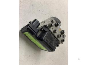 Gebruikte ABS Pomp Ford S-Max (GBW) 2.0 16V Prijs € 75,00 Margeregeling aangeboden door Autodemontage van de Laar