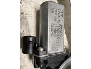 Gebruikte Ruitmechaniek 4Deurs rechts-achter Renault Kangoo Express (FW) Prijs € 50,00 Margeregeling aangeboden door Autodemontage van de Laar