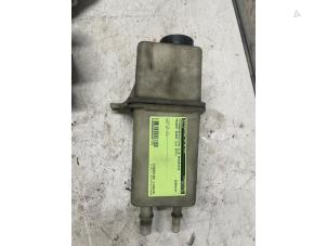 Gebruikte Servo Oliereservoir Peugeot Boxer (U9) 2.2 HDi 150 Prijs € 35,00 Margeregeling aangeboden door Autodemontage van de Laar