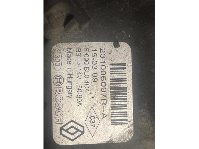 Gebruikte Dynamo Renault Twingo III (AH) 0.9 Energy TCE 90 12V Prijs € 75,00 Margeregeling aangeboden door Autodemontage van de Laar