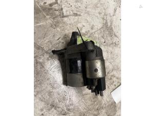 Gebruikte Startmotor Renault Twingo III (AH) 0.9 Energy TCE 90 12V Prijs op aanvraag aangeboden door Autodemontage van de Laar