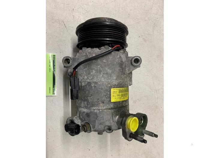 Gebruikte Aircopomp Ford Focus 3 1.0 Ti-VCT EcoBoost 12V 100 Prijs € 100,00 Margeregeling aangeboden door Autodemontage van de Laar