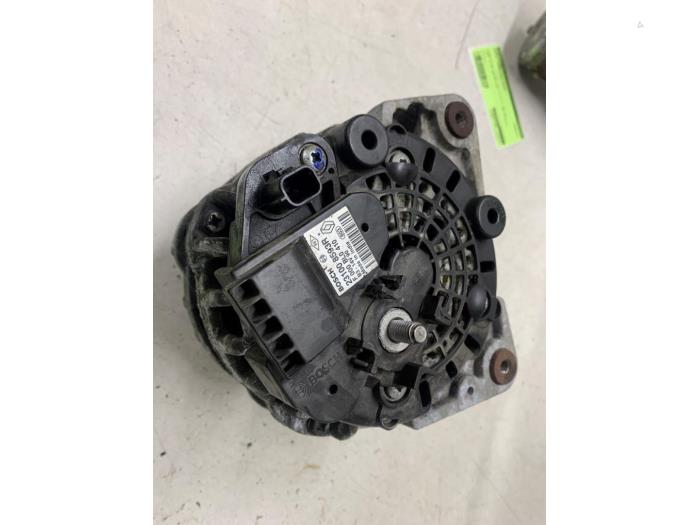 Gebruikte Alternator Dacia Logan MCV II/III/Sandero Wagon 0.9 TCE 12V Prijs € 125,00 Margeregeling aangeboden door Autodemontage van de Laar