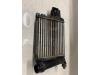 Intercooler van een Dacia Logan MCV II/Sandero Wagon (7S), 2013 0.9 TCE 12V, Combi/o, Benzine, 898cc, 66kW (90pk), FWD, H4B408; H4BB4, 2015-06 / 2018-10, 7SDA1; 7SDL1 2015