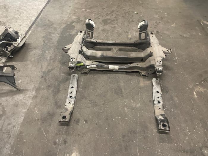 Gebruikte Subframe Mercedes Sprinter 3,5t (907.6/910.6) 314 CDI 2.1 D RWD Prijs € 453,75 Inclusief btw aangeboden door Autodemontage van de Laar