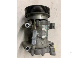 Gebruikte Aircopomp Renault Clio III (BR/CR) 1.2 16V 75 Prijs op aanvraag aangeboden door Autodemontage van de Laar