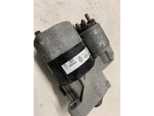 Gebruikte Startmotor Renault Clio III (BR/CR) 1.2 16V 75 Prijs € 50,00 Margeregeling aangeboden door Autodemontage van de Laar