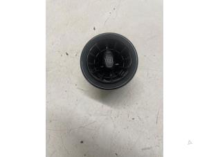 Gebruikte Luchtrooster Dashboard Mercedes Sprinter 3,5t (907.6/910.6) 314 CDI 2.1 D RWD Prijs € 30,25 Inclusief btw aangeboden door Autodemontage van de Laar