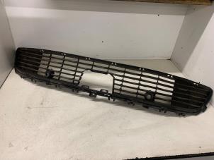 Gebruikte Bumper Rooster Opel Corsa F (UB/UH/UP) Prijs € 75,00 Margeregeling aangeboden door Autodemontage van de Laar