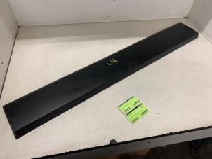 Gebruikte Sierstrip Renault Trafic (1FL/2FL/3FL/4FL) 2.0 dCi 16V 110 Prijs op aanvraag aangeboden door Autodemontage van de Laar