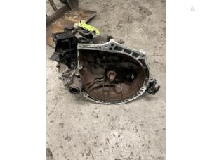 Gebruikte Versnellingsbak Peugeot 208 I (CA/CC/CK/CL) 1.2 Vti 12V PureTech 82 Prijs € 400,00 Margeregeling aangeboden door Autodemontage van de Laar