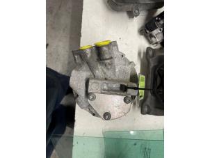 Gebruikte Aircopomp Renault Master III (EV/HV/UV/VA/VB/VD/VF/VG/VJ) 2.3 dCi 165 16V FWD Prijs op aanvraag aangeboden door Autodemontage van de Laar