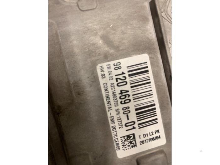 Display Interieur van een Peugeot 208 I (CA/CC/CK/CL) 1.2 Vti 12V PureTech 82 2017