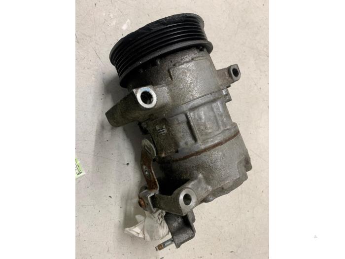 Gebruikte Aircopomp Peugeot 208 I (CA/CC/CK/CL) 1.2 Vti 12V PureTech 82 Prijs € 100,00 Margeregeling aangeboden door Autodemontage van de Laar