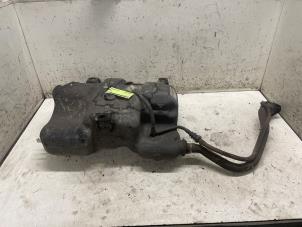 Gebruikte Tank adblue Opel Vivaro 1.6 CDTi BiTurbo 125 Prijs op aanvraag aangeboden door Autodemontage van de Laar