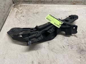 Gebruikte Koplampframe links Fiat Ducato (250) 2.3 D 120 Multijet AdBlue Prijs € 30,00 Margeregeling aangeboden door Autodemontage van de Laar