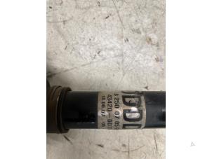 Gebruikte Steekas links-voor Toyota Yaris II (P9) 1.3 16V VVT-i Prijs € 50,00 Margeregeling aangeboden door Autodemontage van de Laar