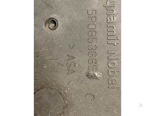 Gebruikte Afdekplaat mistlamp links Seat Altea XL (5P5) 1.9 TDI Prijs € 15,00 Margeregeling aangeboden door Autodemontage van de Laar