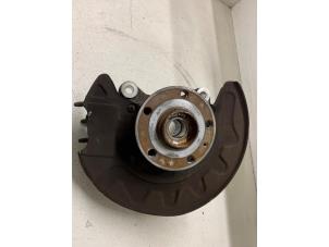 Gebruikte Fusee links-voor Volkswagen Passat Variant (3G5) 2.0 TDI 16V 150 Prijs € 100,00 Margeregeling aangeboden door Autodemontage van de Laar