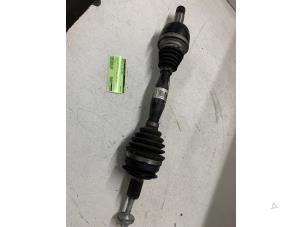 Gebruikte Aandrijfas links-voor Mercedes CLA (117.3) 1.6 CLA-180 16V Prijs € 100,00 Margeregeling aangeboden door Autodemontage van de Laar