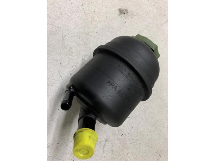Gebruikte Servo Oliereservoir Volkswagen Crafter 2.0 TDI 16V Prijs op aanvraag aangeboden door Autodemontage van de Laar